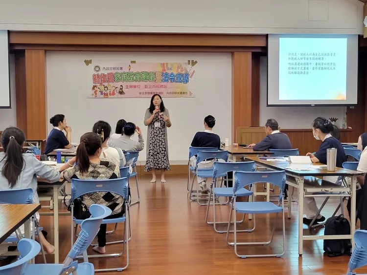 講師張翠芬女士分享親子溝通技巧。移民署提供