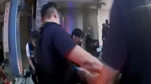 高雄男清晨「情緒暴走」連傷4人!連自己都傷了 警強制送醫