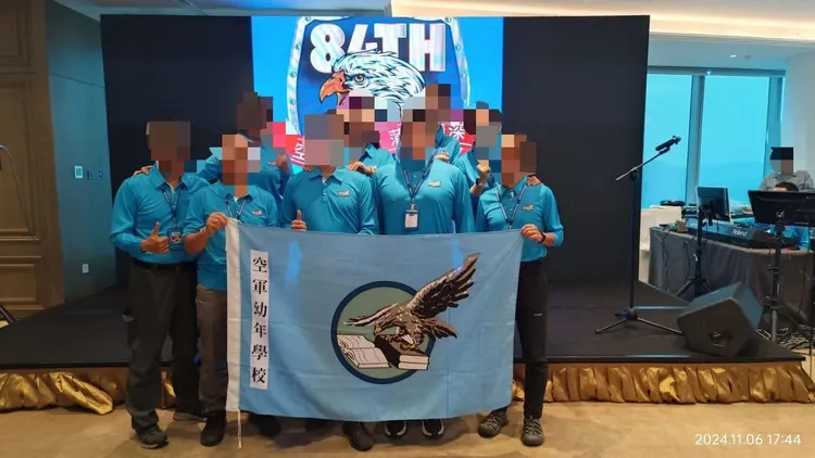 空軍幼校退伍人員赴中國重慶參加校友會。