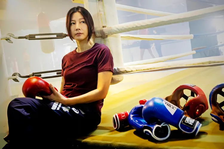 丁寧飾演拳擊教練。七十六號原子提供