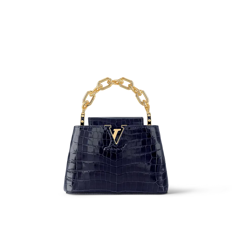Capucines Mini 深邃藍寶石色鱷魚皮革手袋，92萬5000元。品牌提供