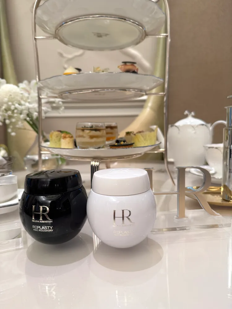 下午茶以品牌招牌的黑白繃帶乳霜為靈感打造。張家玲攝