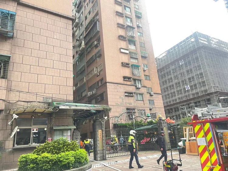 新北土城住宅大樓竄火，40歲男命喪火窟。