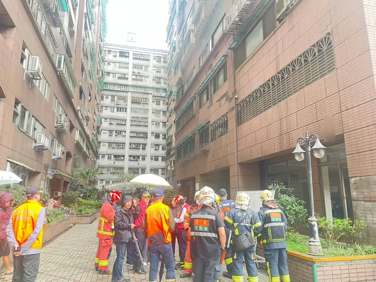 新北土城住宅大樓竄火，40歲男命喪火窟。