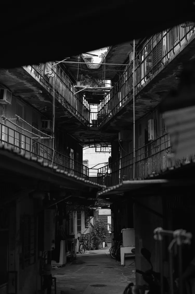 《優雅的相遇》電影主場景選在台北市萬華巷弄內的警察宿舍。張作驥電影工作室提供