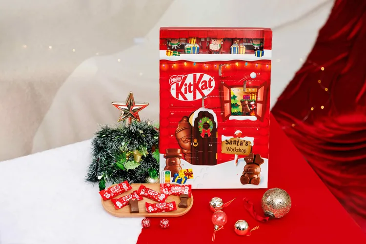 人氣熱銷「KitKat聖誕倒數月曆」限量登場，每天開一格，天天充滿不同的甜蜜驚喜。業者提供