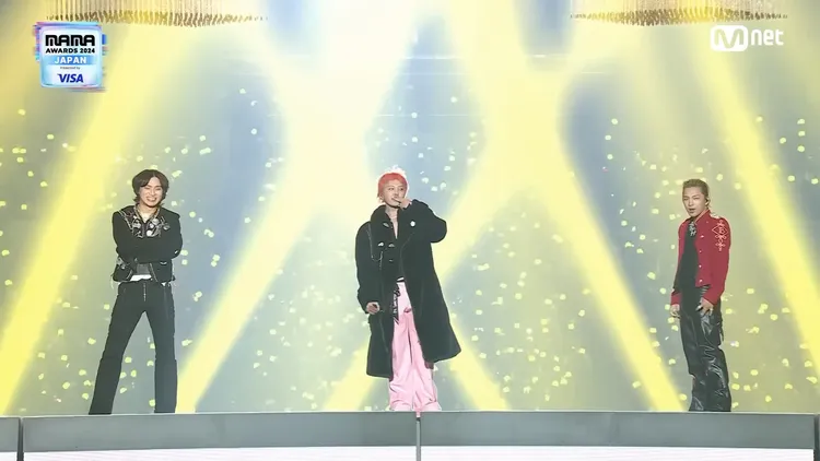 大聲（左起）、GD、太陽3人體制首度公開表演，台下看了熱血沸騰。翻攝Mnet