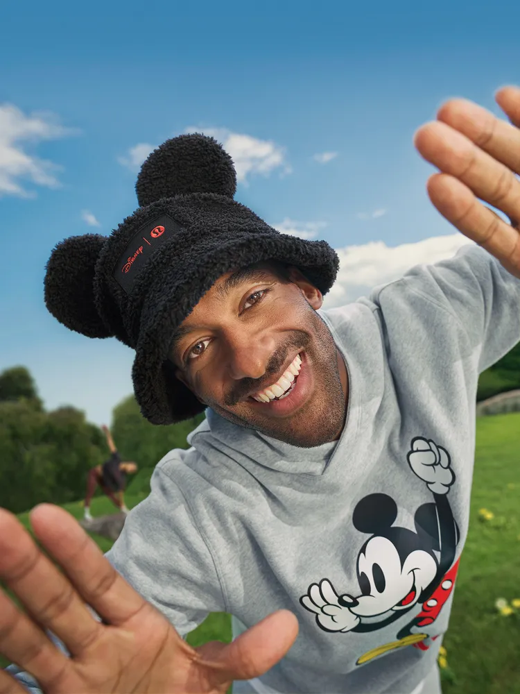 lululemon期望藉由聯名俏皮圖樣帶來歡樂與趣味。品牌提供