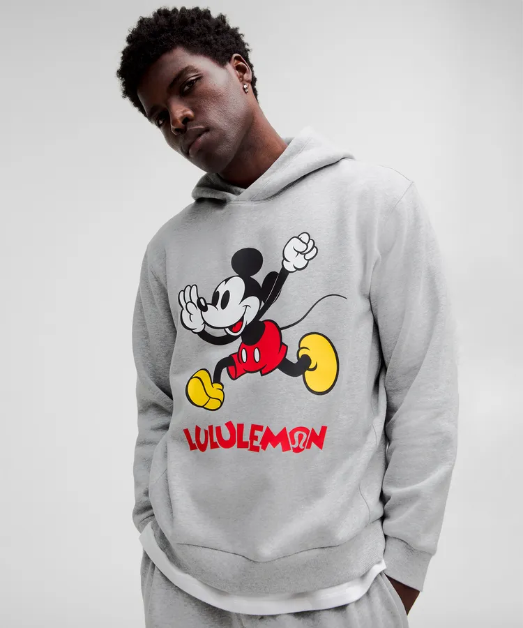 Disney x lululemon Steady State套頭連帽上衣，4780元。品牌提供