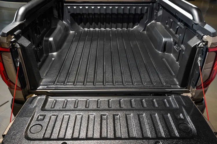 Amarok擁有面積達2.36平方公尺的超大後廂車斗，最大負載重量達到1020kg的水準。業者提供