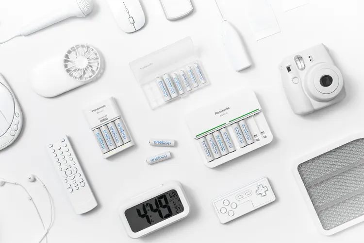 全日本製造的 eneloop pro將乾電池的穩定便利、與可充電電池的環保效率結合，提供高功耗設備如相機、遙控玩具、遊戲把手、無線 3C 產品最可靠的電力支援。業者提供