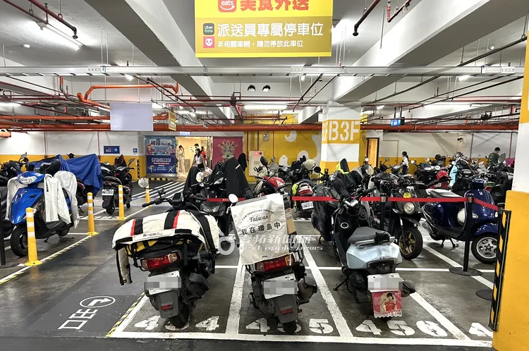 李多慧一行人的光陽機車停在外送員專屬停車位。特勤中心攝