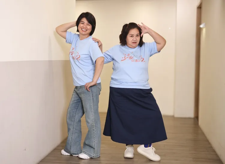 嚴藝文（左）、鍾欣凌都說這次日本旅行都做自己，想幹嘛就幹嘛。攝影中心攝