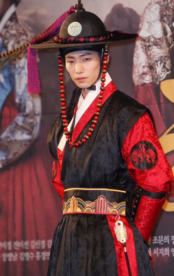 宋再臨以《擁抱太陽的月亮》護衛武士打開知名度。翻攝naver