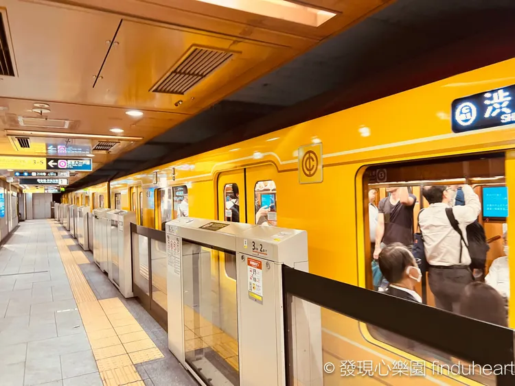 網友開心分享搭到銀座線復刻的第一代電車。翻攝自finduheart