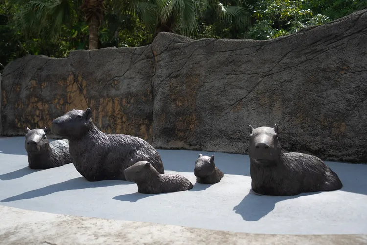 水豚親子雕塑是民眾合照的熱門選擇。台北市立動物園提供
