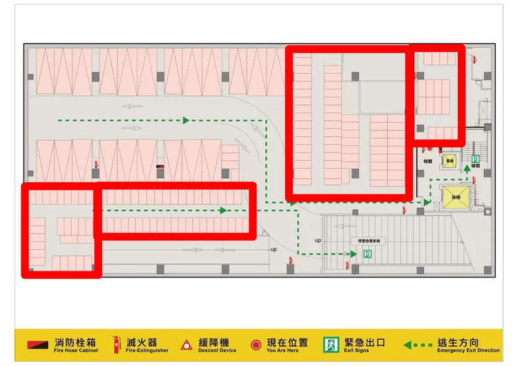 運動中心劃設上百個機車位，遭到紅黃牌重機占用，未來將收費杜絕亂象。讀者提供