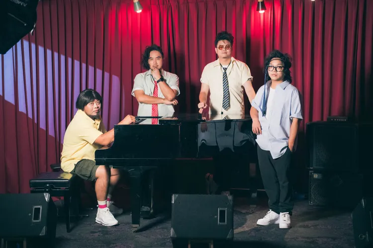 潘信維與好友Matzka和icyball 主唱王昭權、巴大雄一同演出。時刻娛樂提供