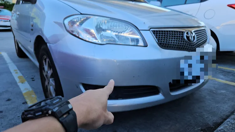 共有2輛自小客車受損。民眾提供