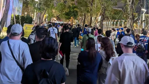 大巨蛋12強散場一路聞菸味 Cheap:全區禁菸等於全區抽菸