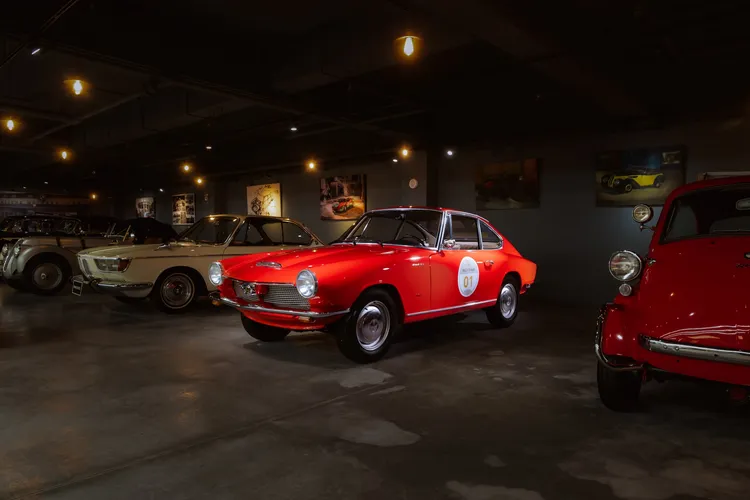 BMW桃園大桐展出BMW ISETTA、BMW Hans Glas 1300、BMW 2000C、BMW 328、BMW 327、BMW 502、BMW R35與BMW C1。業者提供