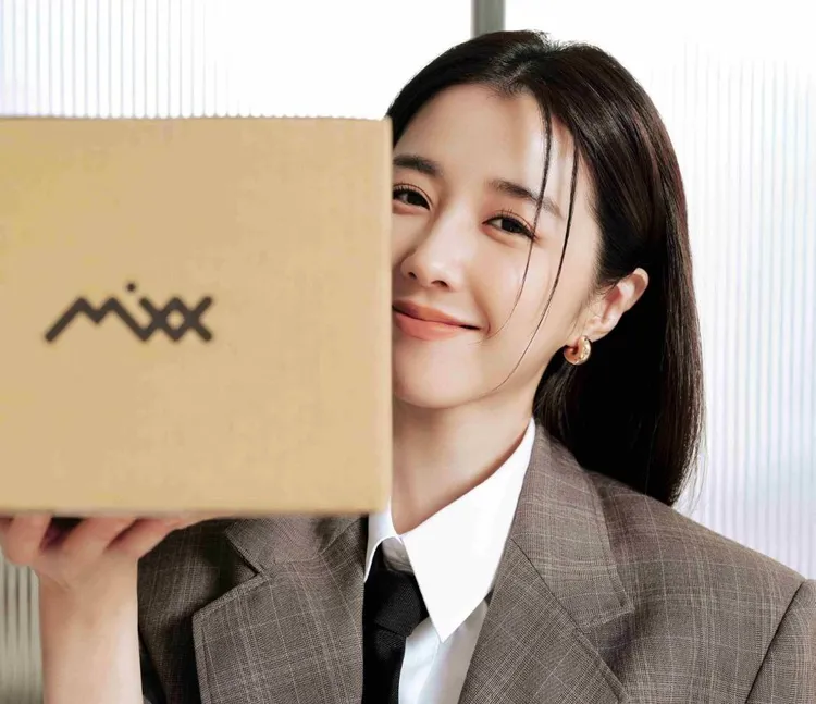 邵雨薇喜歡透過購物療癒自己。MIXX電商提供