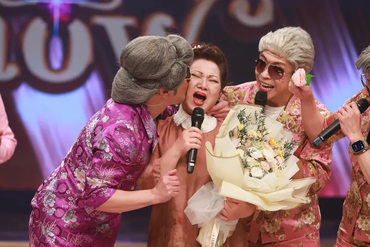 陽帆獻吻白冰冰。民視提供