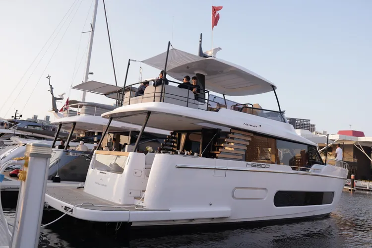 錚儀遊艇代理的Azimut阿茲慕遊艇Magellano 60於台灣遊艇展首度公開展示。業者提供