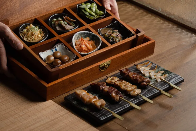 店內主打多種口味的豬肉燒串。筑前屋提供