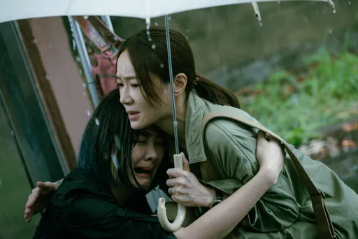 安心亞拍哭戲巧遇大雨 悲慘橋段讓她壓力超大哭不出來。