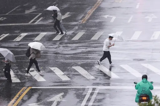 2縣市大雨！這天東北季風又增強　「3熱帶擾動中」下週可能成颱