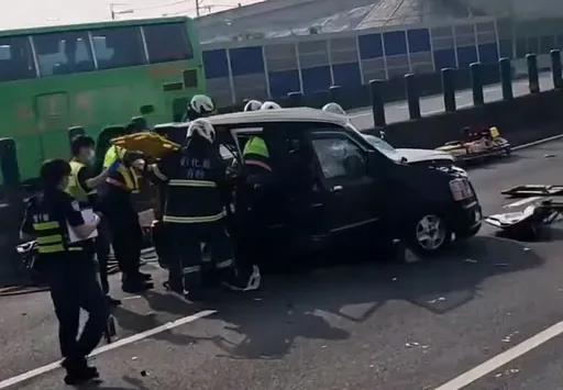 國1大貨車輪胎飛進對向車道 52歲駕駛被砸死!釀4車追撞