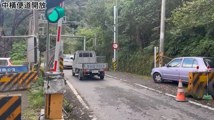 中橫便道今天中午恢復通車。谷關工務段提供