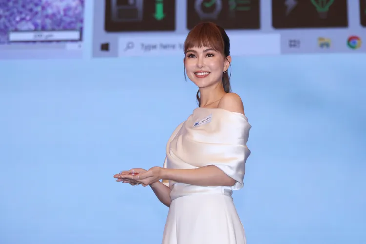 昆凌化身最美見證大使，將全家健康交給三顧股份有限公司。彭欣偉攝