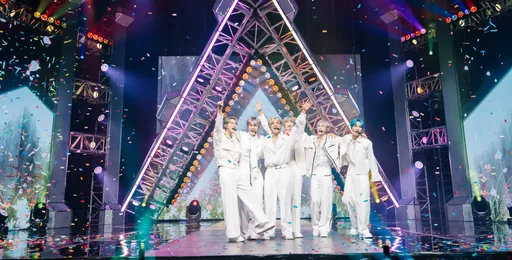 《原少A2》畢業旅行將展開 私下時尚走秀、泳池派對樣樣來