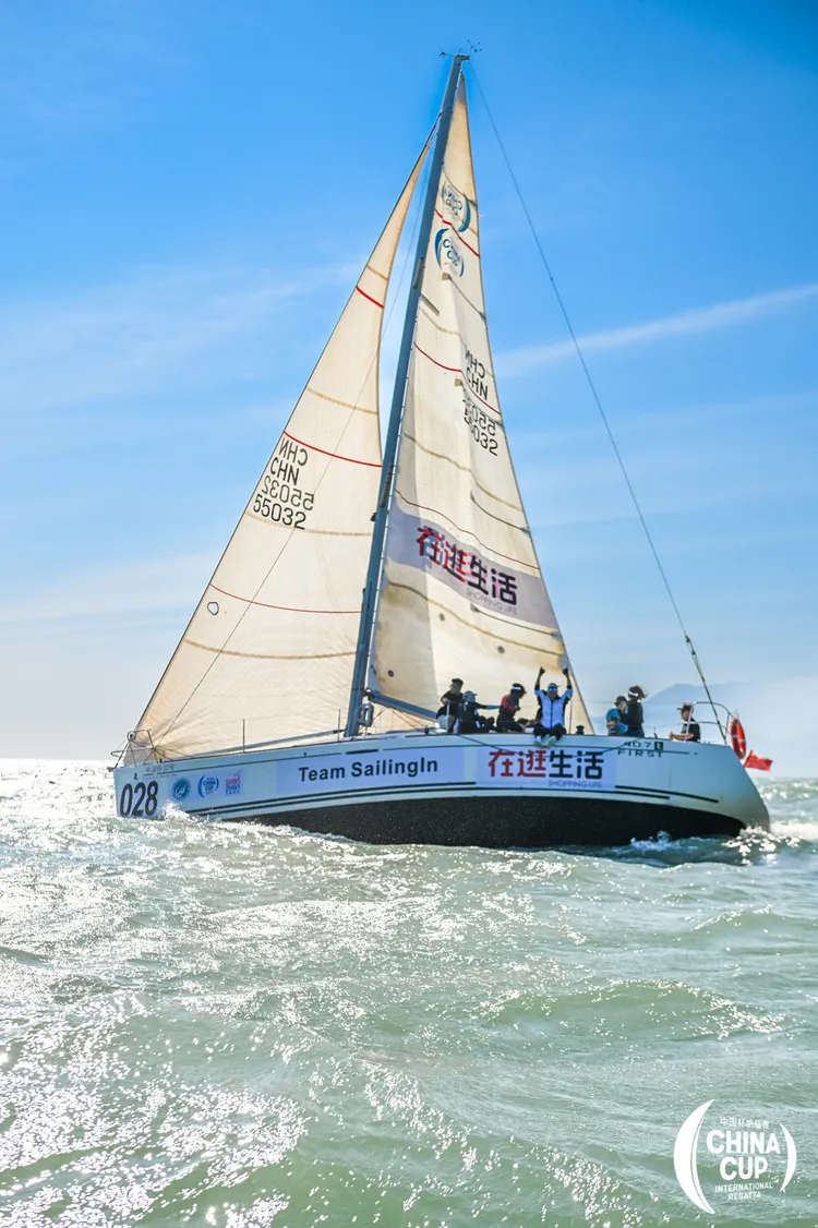 竇驍參加帆船隊比賽。翻攝竇驍Studio微博