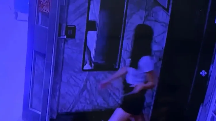 王女返回住處後約6分鐘就下樓，與閨密前往機場。民眾提供