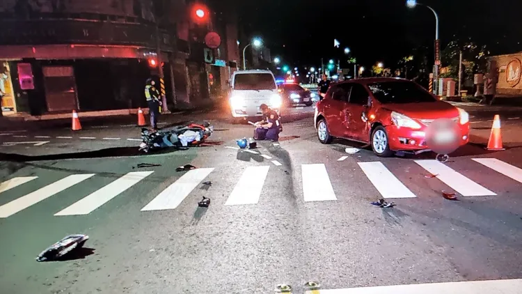 有目擊者表示，事發時勝利路口號誌燈不亮，可能是事故發生原因，台電台南區處也證實。民眾提供