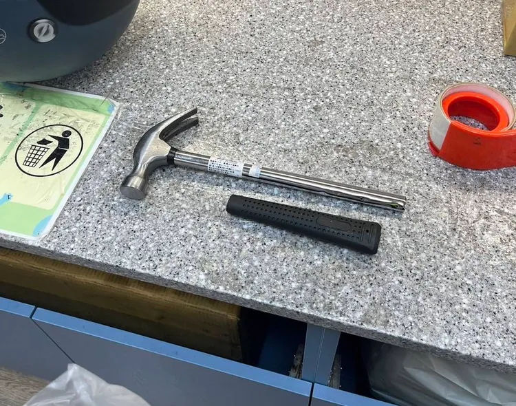 現場查扣的榔頭。大園警分局提供