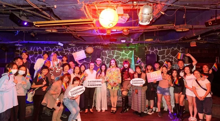 觀光局與旅宿業者參加彩虹巴士遊程。觀光局提供