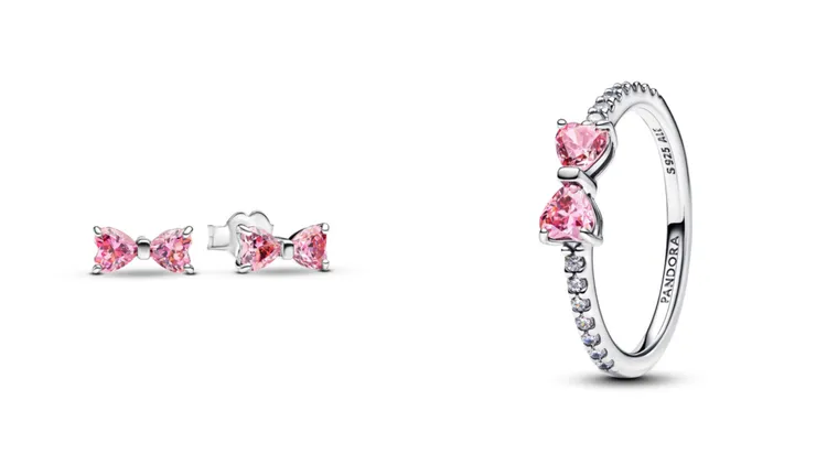 PANDORA璀璨小蝴蝶結耳環（左）2080元、璀璨粉色蝴蝶結戒指（右）2880元。品牌提供