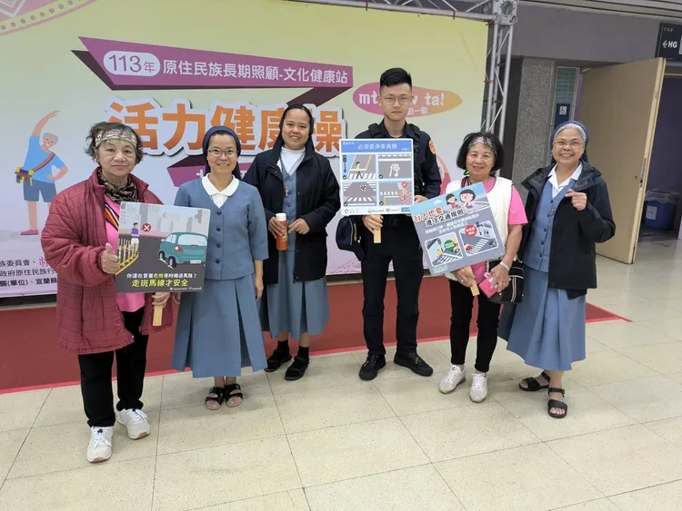 警方進行道安、防詐宣導。警方提供