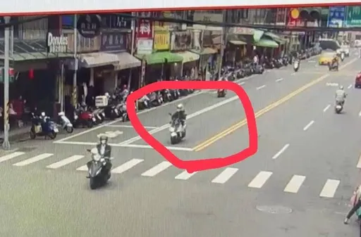 騎士闖紅燈遭攔下開單!網路喊冤發文討拍 桃警調閱監視器打臉