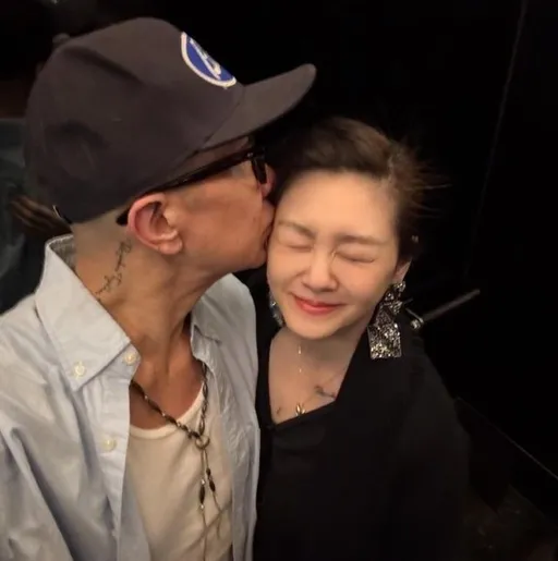 具俊曄找回IG帳號熱吻老婆慶祝!大S最新狀態撞臉小S