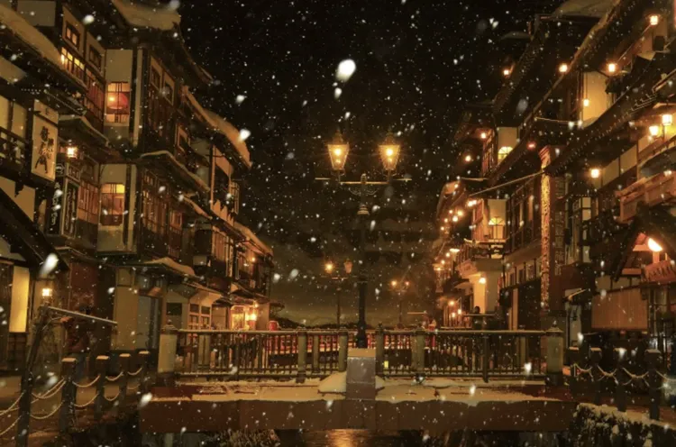 銀山溫泉冬天湧入大批旅客。翻攝自日本觀光局