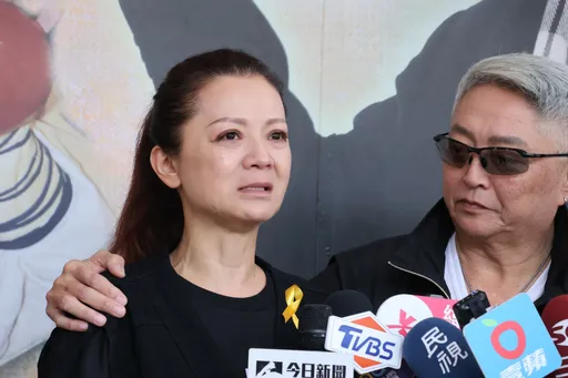 「大女兒」高欣欣看到石英遺照就hold不住 哭喊:怎麼沒等我