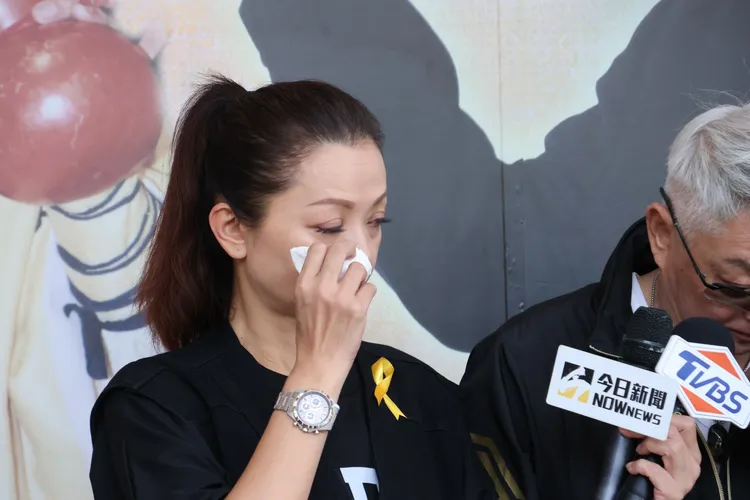 高欣欣數度泣不成聲。莊宗達攝影