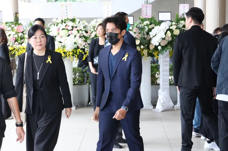 陳子強出席師父石英告別式。莊宗達攝影