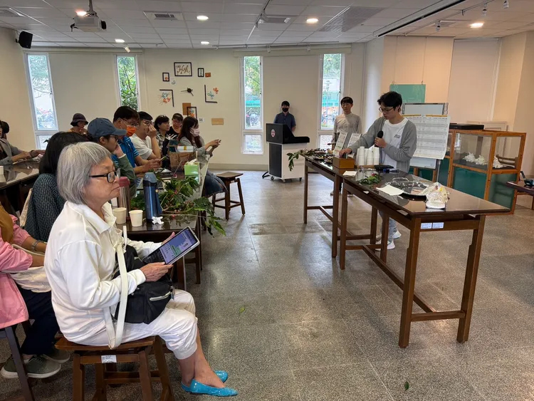 成功大學生命科學系以科學儀器輔助傳統杯測，希望能建構新的評測系統。莊曜聰攝