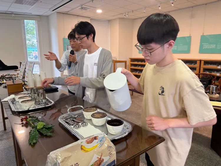 成大生命科學系指出，透過創新的評鑑系統，能將咖啡的健康與風味雙重提升。莊曜聰攝